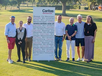 Bild von Golfclub-Manager Gerry Jekl, Kordula Palser, Leiterin des Bereichs Psychologie in St. Isidor, Caritas-Vorstand Stefan Pimmingstorfer, Bernhard Gauder, Leiter der Abteilung Spezielle Dienste, die Organisatoren Heiner Popper und Johann Lehner, Isolde Weiss, Projektleitung Meander